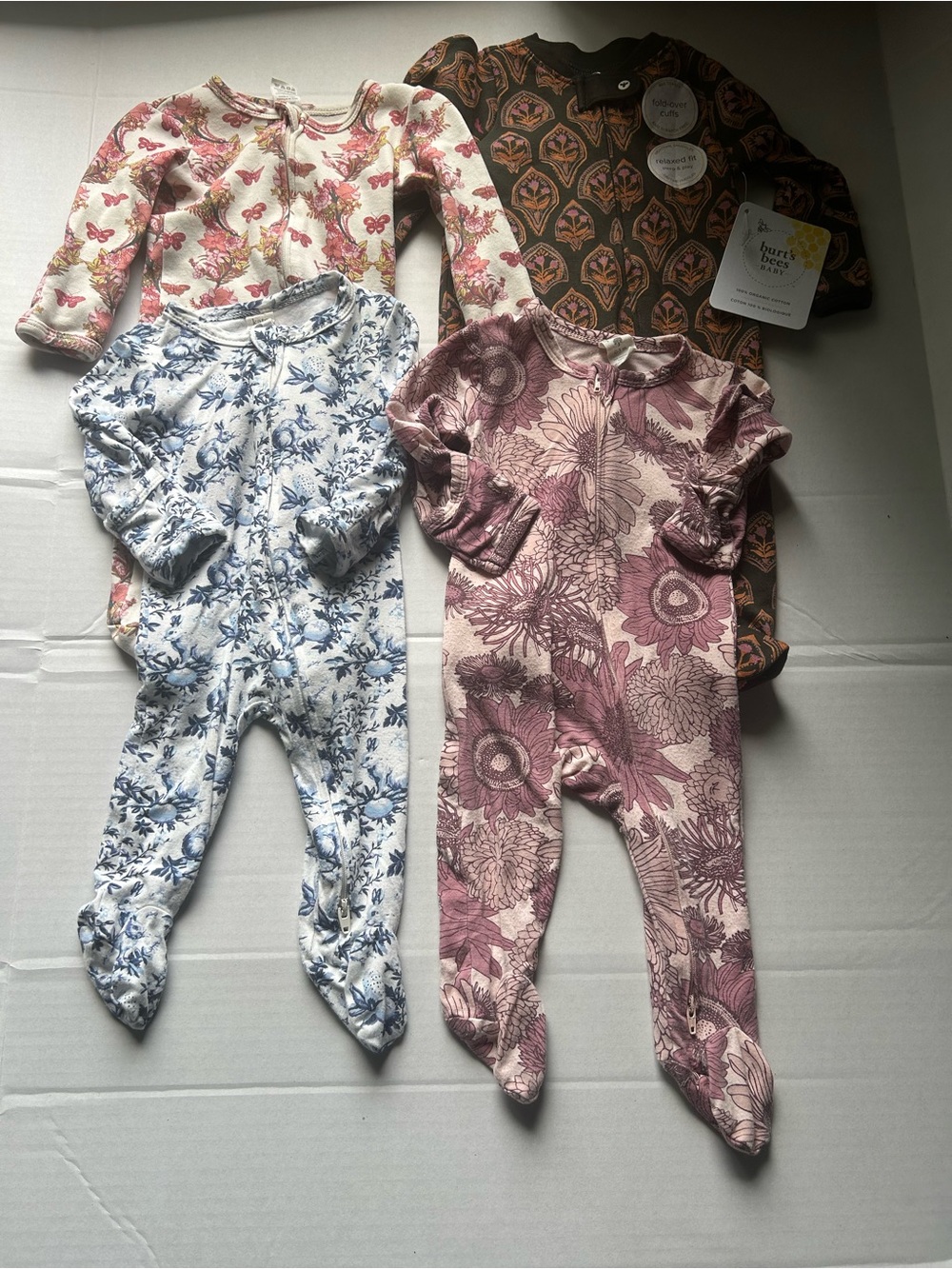 Burt's Bees/Kate Quinn Lot of 4 sleep and plays